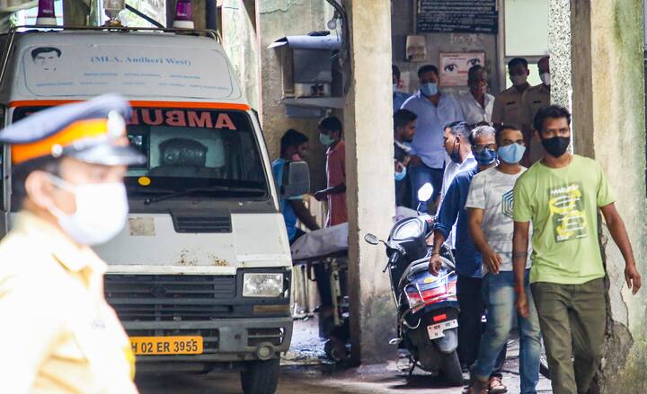 इस दौरान मुंबई पुलिस के द्वारा सुरक्षा के कड़े इंतजाम किए गए थे.