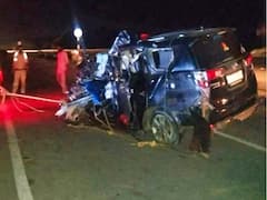 Kurnool Accident: కర్నూలు జిల్లాలో ఘోర రోడ్డు ప్రమాదం... కారు టైరు పేలి ప్రమాదం...ముగ్గురు మృతి, మృతుల్లో వైసీపీ నేత