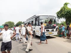 Road Accident: बांका में ट्रक से कुचलकर महिला की मौत, आक्रोशित ग्रामीण और परिजनों ने किया सड़क जाम