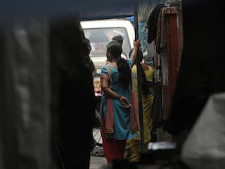 देहविक्रीच्या विरोधात आंदोलन करणारे अनेक पुरुष कधीकाळी आमच्याकडे येत होते, वारंगनांचा गौप्यस्फोट