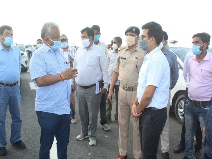 Additional Chief Secretary Avnish Awasthi inspected Purvanchal Expressway, PM Modi will inaugurate ANN पूर्वांचल एक्सप्रेस-वे का अपर मुख्य सचिव अवनीश अवस्थी ने किया निरीक्षण, इसी महीने पीएम मोदी करेंगे लोकार्पण