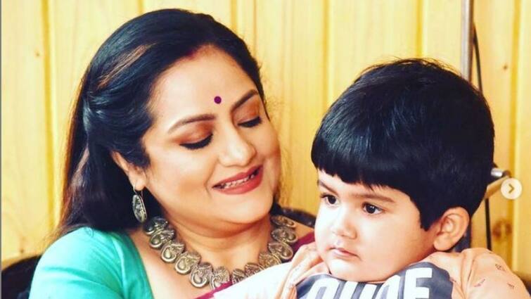 Sudipa Chatterjee posts pictures with son Adidev on social media saying she learns a lot from him Sudipa Chatterjee Son: 'মা হওয়া মুখের কথা নয়', ছেলের থেকে শিক্ষা নিচ্ছেন সুদীপা চট্টোপাধ্যায়