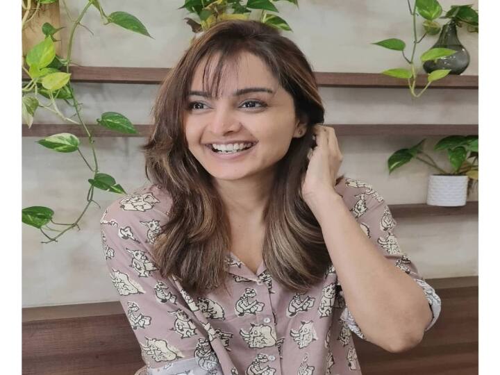 2013-ஆம் ஆண்டில், புத்தகம் ஒன்றை வெளியிட்டார்