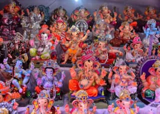 Ganesh Chaturthi 2021 | திருச்சி: சிறிய வடிவில் விநாயகர் சிலைகள் தயாரிக்கும் பணி தீவிரம்..