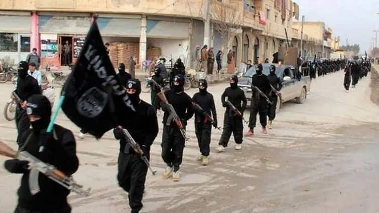 Islamic state launches terrorist attack in Iraq news ઇરાકમાં આતંકી સંગઠન ISISનો સૌથી મોટો હુમલો, જાણો કેટલા પોલીસ કર્મીએ ગુમાવ્યા જીવ