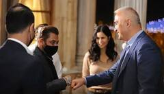 Katrina Kaif ਤੁਰਕੀ 'ਚ ਸ਼ੂਟਿੰਗ ਦੇ ਨਾਲ ਕਰ ਰਹੀ ਖੂਬ ਮਸਤੀ, ਆਫ ਸ਼ੋਲਡਰ ਪਰਪਲ ਡਰੈੱਸ 'ਚ ਲੈ ਰਹੀ ਸੀ ਧੁੱਪ ਦਾ ਮਜ਼ਾ