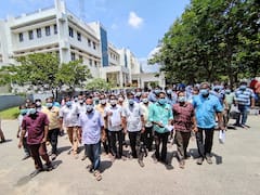 இபிஎஸ்., நண்பர் பெயரில் ரூ.4 கோடி மோசடி... திரண்டு வந்து புகார் அளித்த ஒட்டுனர்கள்!