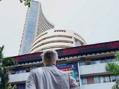 Stock Market: दिवाली के एक दिन पहले बाजार में बड़ी गिरावट, सेंसेक्स-निफ्टी लाल निशान में बंद, बैंकिंग और ऑटो सेक्टर में बिकवाली