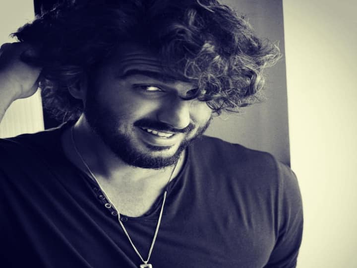 சண்டையில கிய்யாத சட்டையில்ல குமாரே மண்ட ரெண்டா போவாட்டா சண்ட ரொம்ப சுமாரே