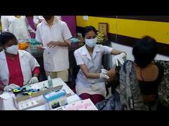 Ghaziabad में कैसा चल रहा है महा Vaccination का तीसरा चरण, देखें Ground Report | Hindi News