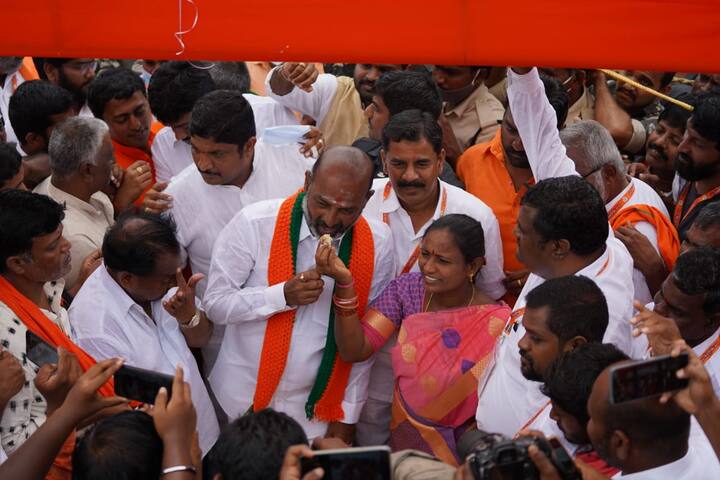 తెలంగాణలో మార్పు వచ్చే వరకు పాదయాత్ర కొనసాగిస్తానని బండి సంజయ్ అన్నారు.
