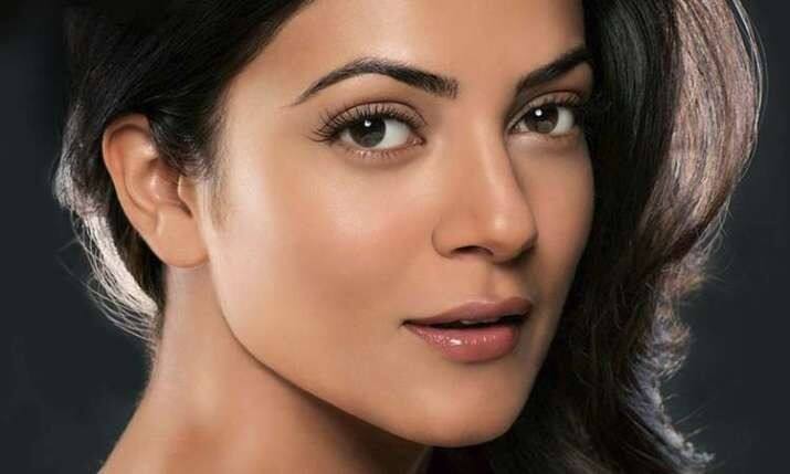 सुष्मिता सेन: मिस यूनिवर्स रहीं सुष्मिता सेन को रेपटाइल्स से गहरा लगाव है. ख़बरों की मानें तो सुष्मिता सेन अपने घर में एक अजगर तक रख चुकी हैं.