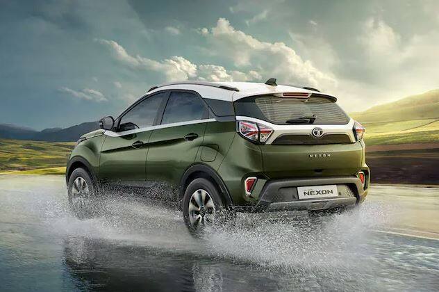 ਤਿਉਹਾਰਾਂ ਦੇ ਸੀਜ਼ਨ ਤੋਂ ਪਹਿਲਾਂ ਕਈ ਐਸਯੂਵੀ ਨੇ ਬਾਜ਼ਾਰ ਵਿੱਚ ਬੰਪਰ ਵਿਕਰੀ ਕੀਤੀ ਹੈ। ਉਨ੍ਹਾਂ ਨੂੰ ਗਾਹਕਾਂ ਤੋਂ ਬਹੁਤ ਪਿਆਰ ਮਿਲ ਰਿਹਾ ਹੈ। ਆਓ ਜਾਣਦੇ ਹਾਂ ਕਿ ਅਗਸਤ ਵਿੱਚ ਐਸਯੂਵੀ ਨੇ ਕਿੰਨੀ ਵਿਕਰੀ ਕੀਤੀ।