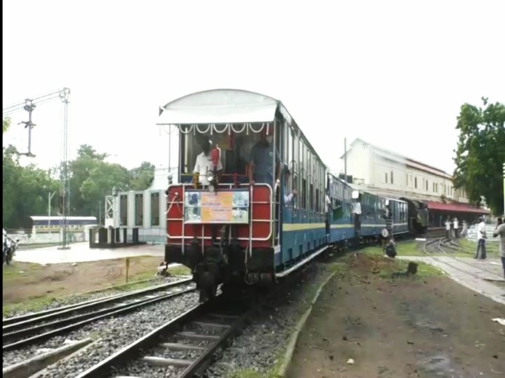 நீலகிரி மலை ரயில் போக்குவரத்து துவக்கம் – சுற்றுலா பயணிகள் மகிழ்ச்சி..!