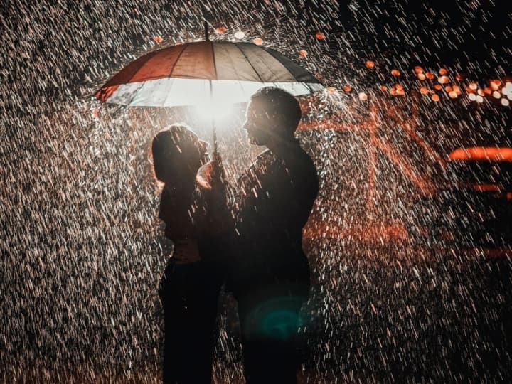 Some reasons why having sex in rainy season is good மழை காலத்தில் தாம்பத்ய உறவு வைத்து கொள்வது நல்லதா? -அறிவியல் கூறும் உண்மை என்ன?