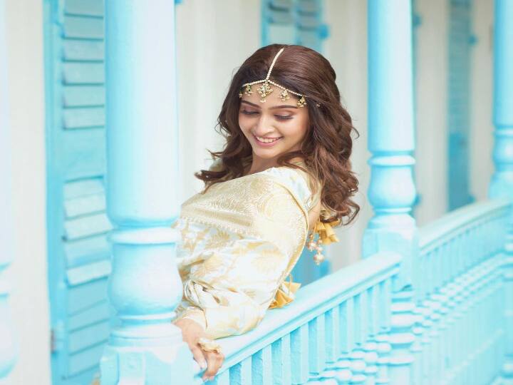 என் மூச்சு குழலிலே உன் பாடல் தவழுதே உண்டான இசையிலே உள்நெஞ்சம் நனையுதே