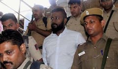 ठगी के आरोपी Sukesh Chandrashekhar की याचिका का केंद्र ने किया विरोध, कहा- जेल में मॉडलों को बुलाया करता था और अब...