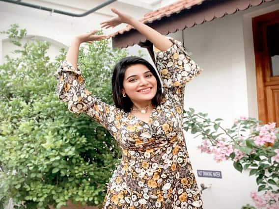 Actress Aathimka pics | நீதானே நீதானே என் நெஞ்சை தட்டும் சத்தம் - ஆத்மிகா போட்டோ ஆல்பம் Actress Aathimka pics | நீதானே நீதானே என் நெஞ்சை தட்டும் சத்தம் - ஆத்மிகா போட்டோ ஆல்பம்