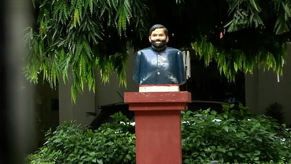 Ram Vilas Paswan के आवास में Chirag ने लगाई उनकी प्रतिमा, अब अश्विनी वैष्णव को बंगला हुआ है आवंटित