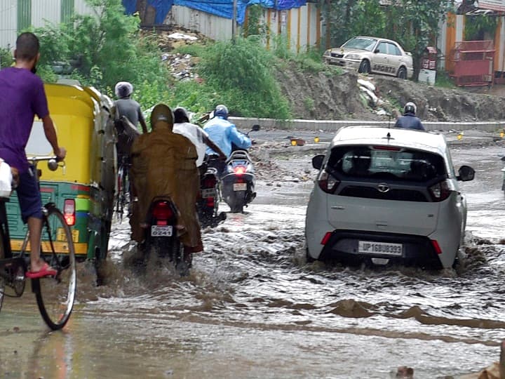 Heavy to very heavy rains forecast in the next three days in the state, 3 killed in lightning strike in Gondal રાજ્યમાં આગામી ત્રણ દિવસ ભારેથી અતિભારે વરસાદની આગાહી, ગોંડલમાં વીજળી પડતા 3નાં મોત