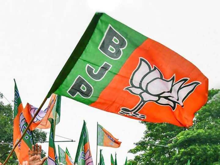 BJP apponts Election in-charge for 2022 assembly elections in 5 states, UP divided into 6 regions ANN बीजेपी ने 5 राज्यों के विधानसभा चुनाव प्रभारी किए तैनात, हर राज्य में जीत दोहराने और विजय पताका फहराने की तैयारी