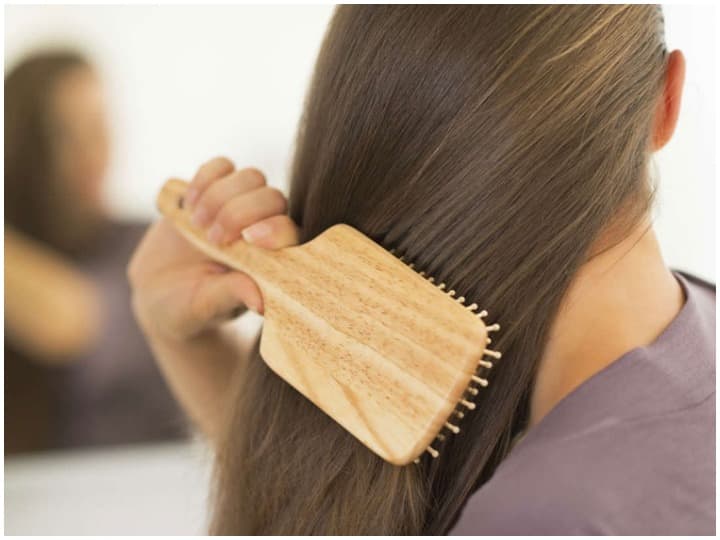 Hair Care Tips, Do Not Make These Mistakes even by Forgetting while Combing your Hair And Causes Of Hair Loss Hair Care Tips: बालों में कंघी करते समय भूलकर भी न करें ये गलतियां, हो सकता है नुकसान