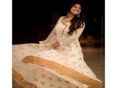 Actress Manjima Mohan pics | தங்கமே உன்னத்தான் தேடிவந்தேன் - மஞ்சிமா மோகன்  போட்டோஷூட்