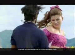 ਉਰਵਸ਼ੀ ਰੌਤੇਲਾ ਦੀ ਵਿਅਕਤੀ ਨਾਲ ਹੋਈ ਜ਼ੋਰਦਾਰ ਹੱਥਾਪਾਈ, ਮੁੱਕਿਆਂ ਤੇ ਲੱਤਾਂ ਨਾਲ ਕੀਤਾ ਚਿਤ, ਦੇਖੋ ਵੀਡੀਓ 