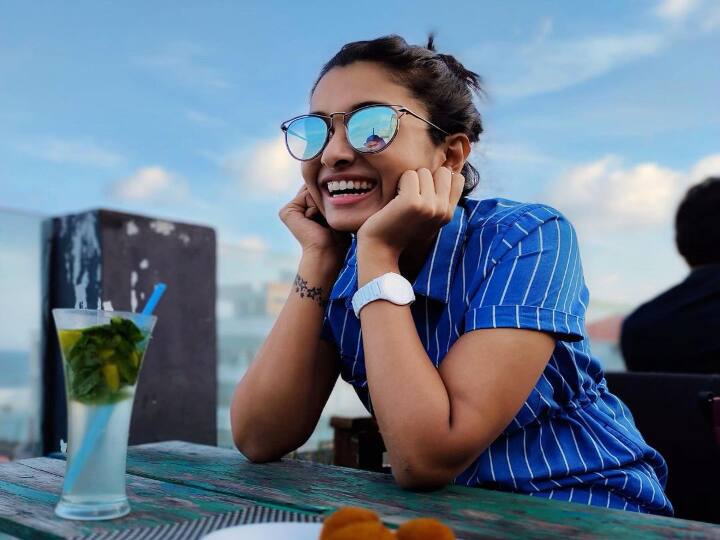 கொஞ்சநாள் பொறு தலைவா ஒரு வஞ்சிக்கொடி இங்க வருவா