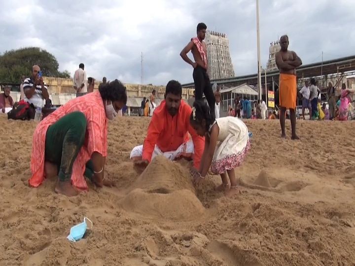 புதிய அறிவிப்புகளுக்கு பின் எப்படி இருக்கிறது திருச்செந்தூர் கோயில்?