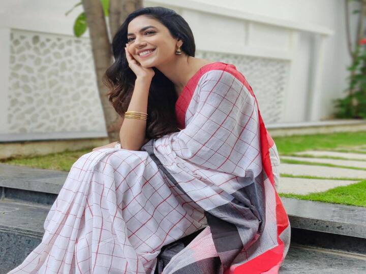 ஆத்துக்குள்ள ஆயிரம் மீன் இருக்கு எந்த மீனு நமக்குன்னு எழுதிருக்கு