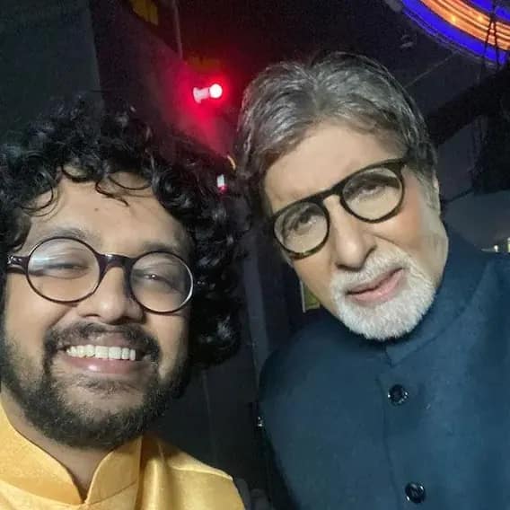 অমিতাভের সঙ্গে সেলফি তুলতে পেরে উচ্ছ্বসিত নীহাল ট্যুরো।