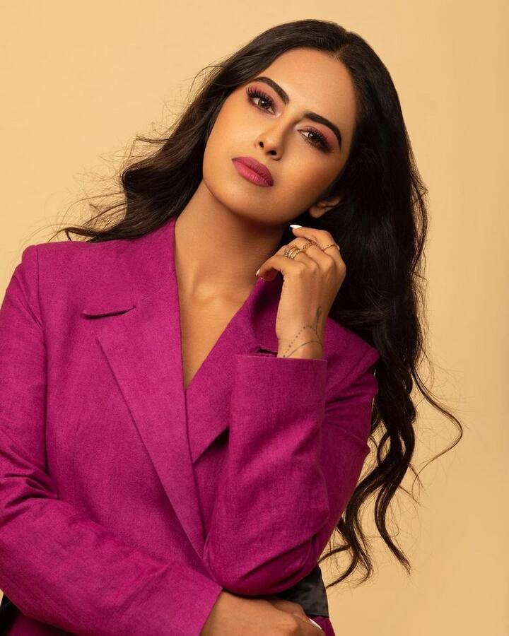 (Photo Credit : Instagram) ఈ సినిమా ప్రమోషన్స్ లో జోరుగా పాల్గొంటుంది అవికా.