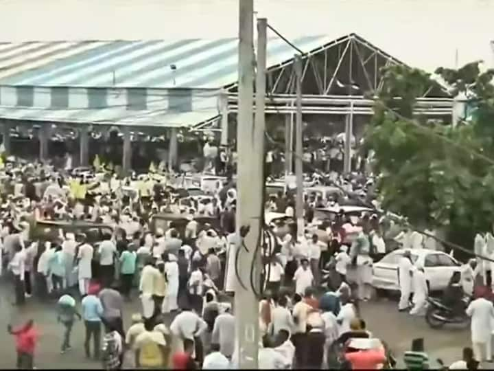 Karnal Kisan Mahapanchayat Gurnam Singh Chaduni says talk between farmer leaders and Karnal district administration failed Karnal Kisan Mahapanchayat: बातचीत विफल होने के बाद करनाल में मिनी सचिवालय की तरफ बढ़े हजारों किसान, राकेश टिकैत, गुरनाम सिंह चढूनी मौजूद