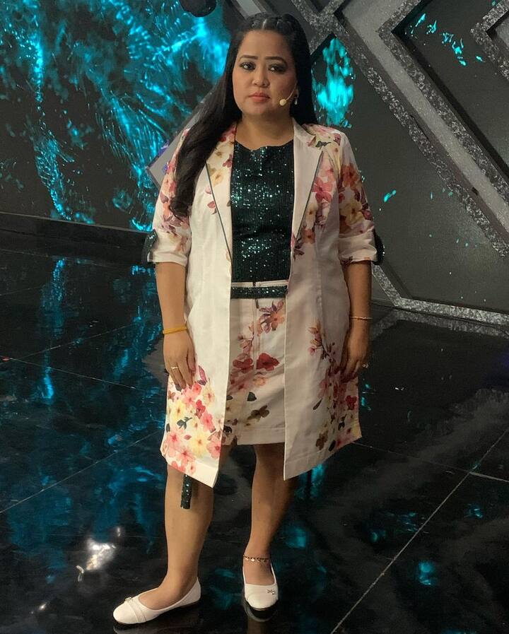 Bharti Singh Before and after weight loss:  भारती सिंह (Bharti Singh)  का ट्रांसफॉर्मेशन देखकर कर हर कोई हैरान है. हाल ही में भारती 'द कपिल शर्मा शो' में फिटनेस फ्रीक नीतू कपूर (Nitu Kapoor)  और उनकी बेटी रिद्धिमा कपूर साहनी से मिली जहां दोनों ने भारती को स्लिम होने पर बधाई दी.