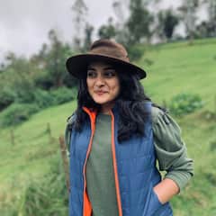 Nivetha Thomas Photos: టోపీ పెట్టిన వకీల్ సాబ్ బ్యూటీ..వైరల్ అవుతున్న పిక్స్