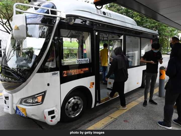 Could Singapore be moving towards a driverless public transport network? Singapore : सिंगापूरचे 'ड्रायव्हरलेस' सार्वजनिक वाहतूक व्यवस्थेकडे पाऊल, विना चालक बसची सुरुवात