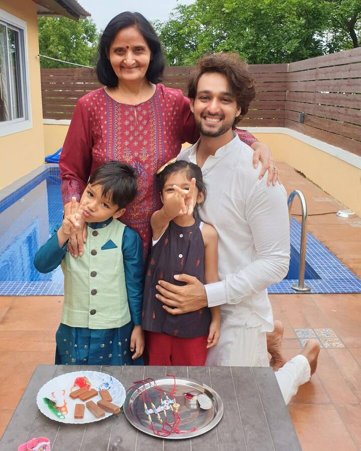 टीवी अभिनेता सौरभ राज जैन और उनकी पत्नी रिद्दिमा जैन के साल 2017 में जुड़वा बच्चे हुए थे, सौरभ ने पिछले साल ही अपने बच्चों की फोटो सोशल मीडिया पर शेयर की थी.