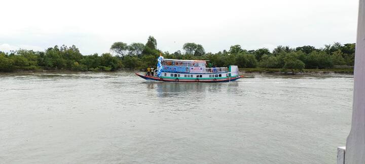 সুন্দরবন উন্নয়ন মন্ত্রী বঙ্কিম হাজরা আজ তার অনুষ্ঠানিক সূচনা করেন। জল-জঙ্গলের মধ্যেই যাঁদের জীবন আবর্তিত হয়, সেই সুন্দরবনের বাসিন্দারা নতুন পরিষেবায় খুশি এবং স্বস্তিতে।
