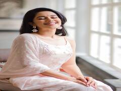 Actress Mirnalini Ravi : ’பிங்க் கலர் பியானோ’  மிளிரும் மிருணாளினி ரவி போட்டோஷூட்..!