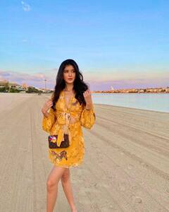 Shanaya Kapoor इन Sunkissed तस्वीरों में लग रही हैं प्यारी, Amitabh Bachchan की नातिन Navya Nanda ने भी की तारीफ