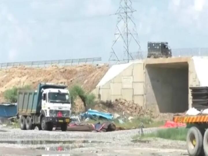 Bundelkhand Expressway: दिसंबर से बुंदेलखंड एक्सप्रेस वे पर सफर कर सकेंगे लोग, जानें- क्या है सरकार का प्लान Jalaun: People will be able to travel on Bundelkhand Expressway from December, know in details ann Bundelkhand Expressway: दिसंबर से बुंदेलखंड एक्सप्रेस वे पर सफर कर सकेंगे लोग, जानें- क्या है सरकार का प्लान