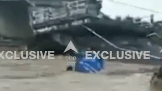 Rishikesh: रानी पोखरी और डोईवाला के बीच आवाजाही पूरी तरह से बंद, अस्थाई पुल बहा | Hindi News