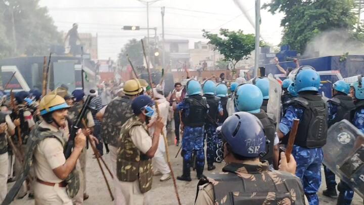 ਕਰਨਾਲ: ਕਿਸਾਨ ਅਨਾਜ ਮੰਡੀ ਤੋਂ ਮਿੰਨੀ ਸਕੱਤਰੇਤ ਪੁਹੰਚ ਗਏ ਹਨ। ਪੁਲਿਸ ਦੇ ਤਮਾਮ ਬੰਦੋਬਸਤ ਤੋੜਕੇ ਕਿਸਾਨ ਮਿੰਨੀ ਸਕੱਤਰੇਤ ਪਹੁੰਚੇ ਹਨ।