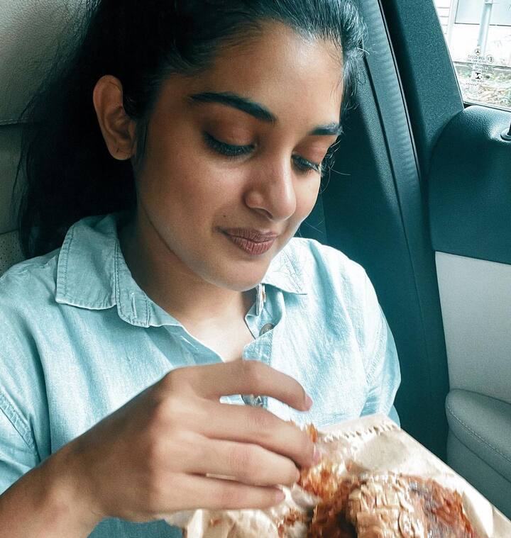 ఎన్టీఆర్ సరసన జై లవ కుశలో నటించి హిట్టందుకుంది. తాజాగా వకీల్ సాబ్ తో మరో హిట్ కొట్టింది. అప్పుడప్పుడు సోషల్ మీడియాలో సందడి చేసే నివేదా తన లేటెస్ట్ ఫొటోస్ షేర్ చేసుకుంది.