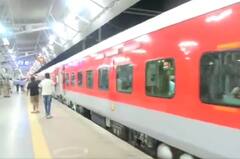 Video: AC थ्री इकोनॉमी कोच के साथ दौड़ी प्रयागराज-जयपुर एक्सप्रेस, कम किराए में हवाई सफर जैसी सुविधाएं