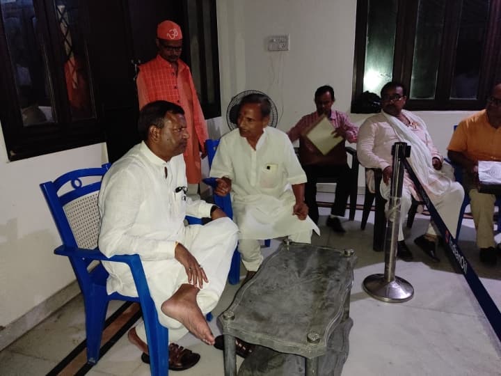 केंद्रीय वित्त राज्य मंत्री पंकज चौधरी ने किया महराजगंज के बाढ़ ग्रस्त इलाकों का दौरा