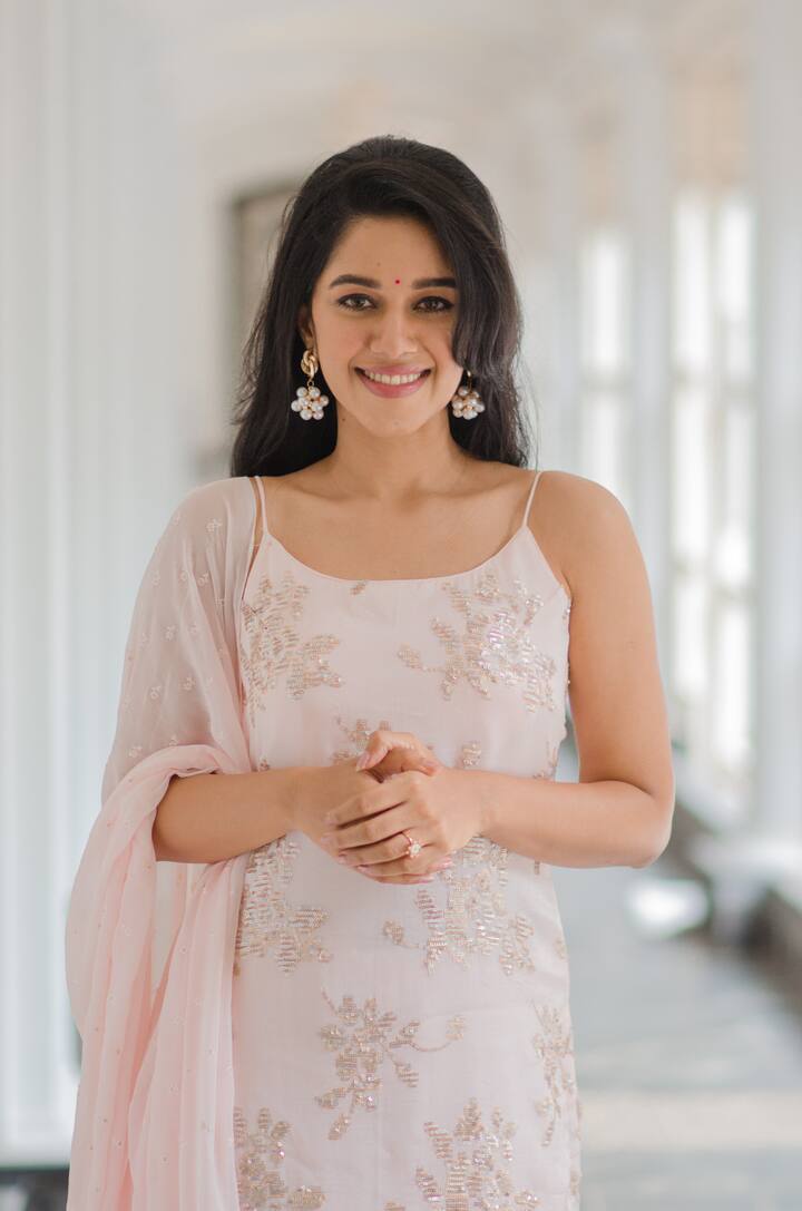 உன் பார்வையில் ஓராயிரம் கவிதை நான் எழுதுவேன் காற்றில்தானே
