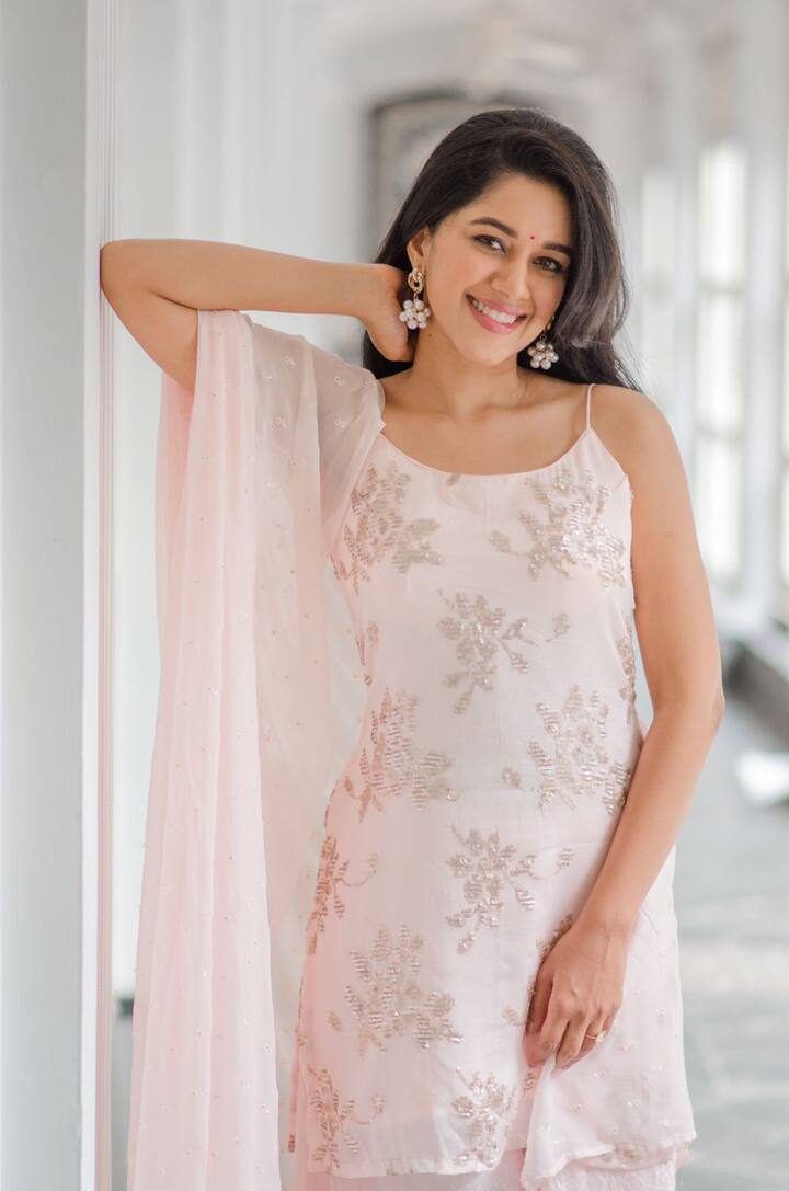 மலரே ஒரு வார்த்தை பேசு, இப்படிக்கு பூங்காற்று..!