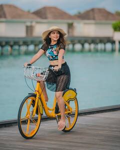 Sonalee Kulkarni | सोनाली कुलकर्णीचे मालदिवचे फोटो पाहिले का?